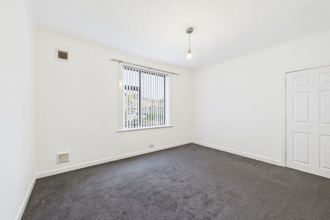 1, Lynn Avenue, Dalry photo 3