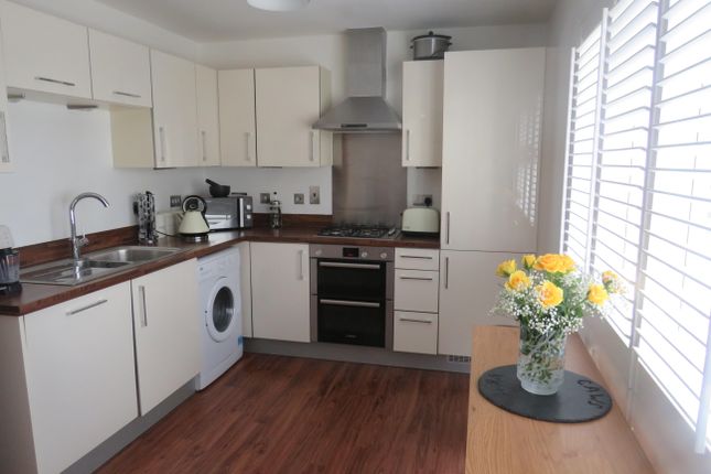 15, Gibson Way, PENARTH photo 2