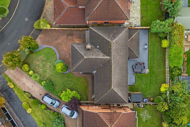 32 Kemberton Drive, Widnes photo 2