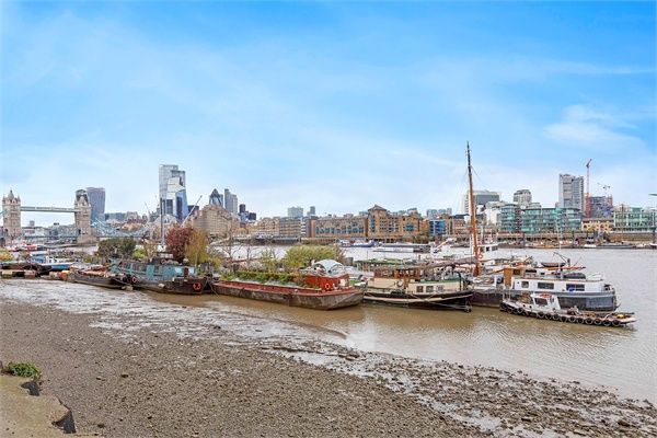 Studio for sale in Riverview Heights, 27 Bermondsey Wall West, London