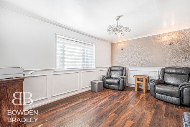 333 Manford Way, Chigwell photo 4