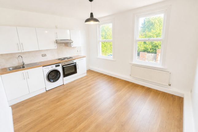 42, Croyland Road, London photo 3