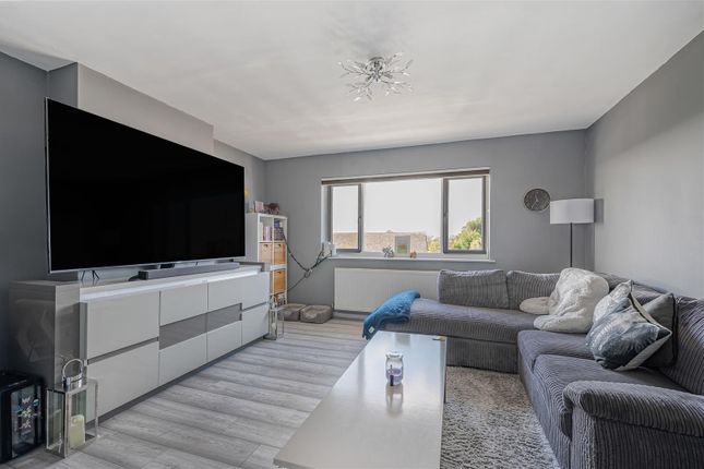 39, Hillside Avenue, Seaford photo 3