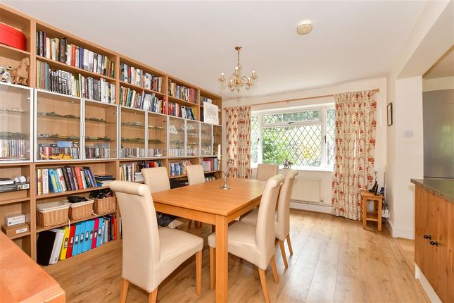 Holtye Road, East Grinstead photo 2