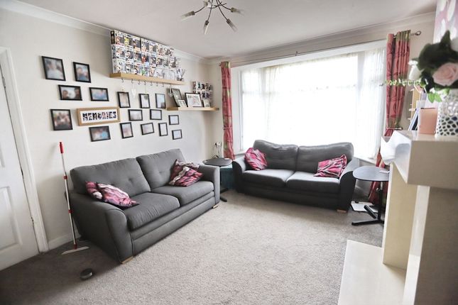 244 Heywood Road, Manchester photo 4