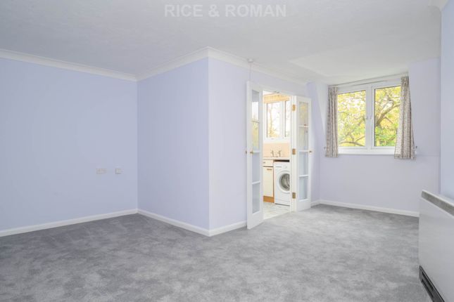 32 Lords Bridge Court, Mervyn Road, Shepperton photo 4