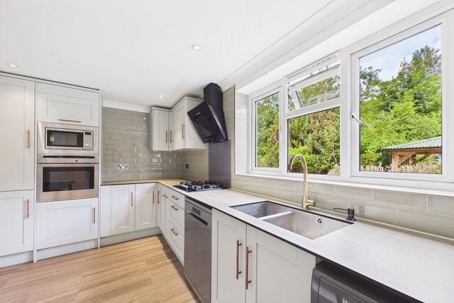 179, Turners Hill, Hemel Hempstead photo 3