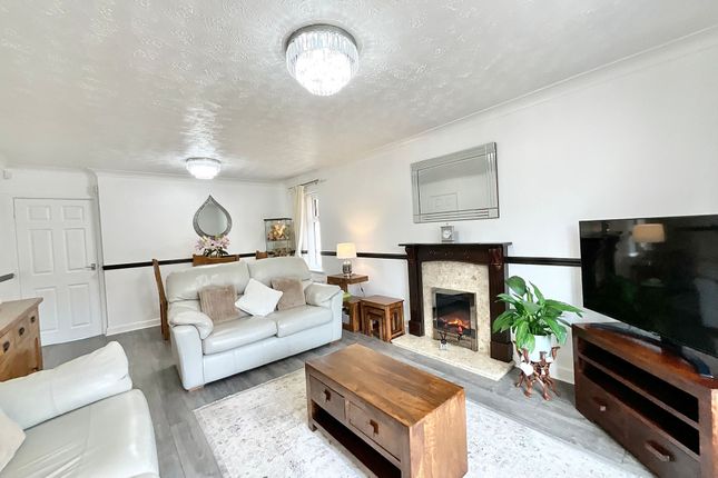 8 Newmarket Way, Stoke-On-Trent photo 2
