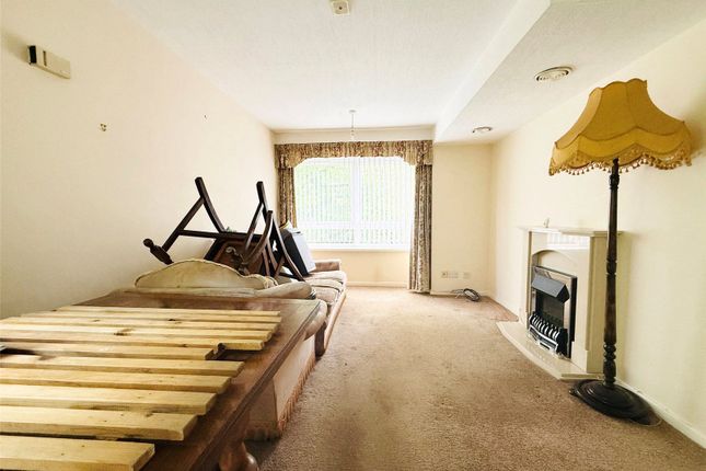 Flat 7,, Richmere Court, Mount Road, Wolverhampton photo 3