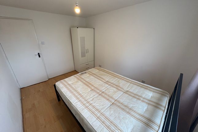 6, Greenslade Road Barking photo 4
