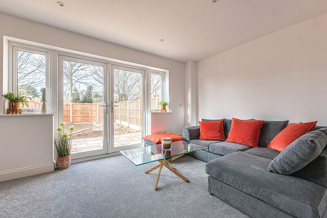 10 Smallholdings, Eastwoodbury Lane Southend-on-sea, Southend-on-sea photo 3