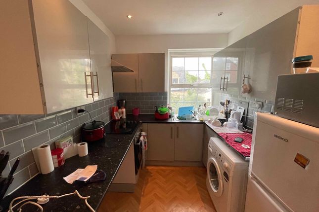 Terraced house to rent in Otley Road, Leeds