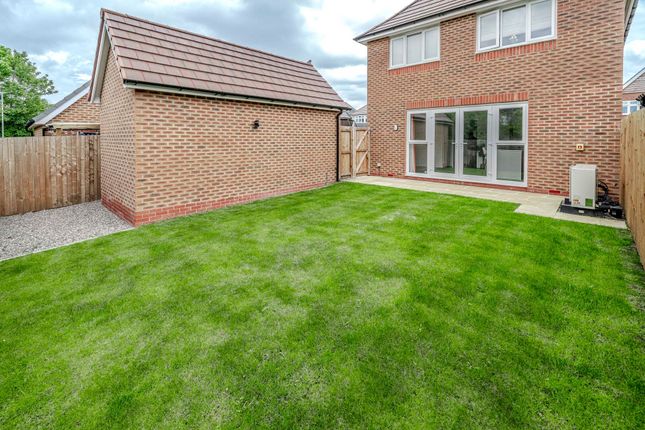 56 Green Hill Drive, Leyland photo 4