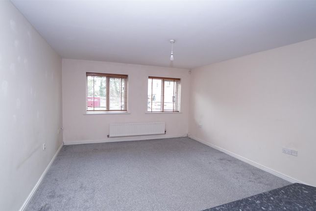 39, Lodge Road, Thackley photo 3