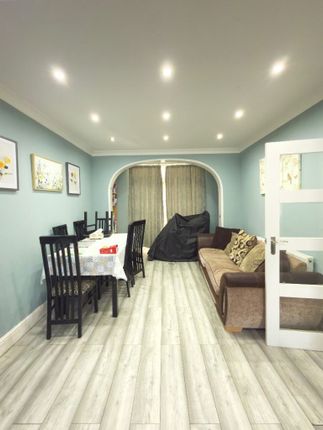 High Road, Chadwell Heath photo 4