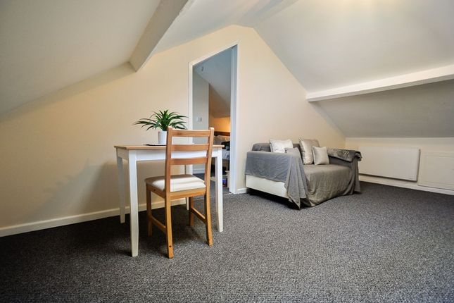 Room 6, 6 York Place, Newport photo 2