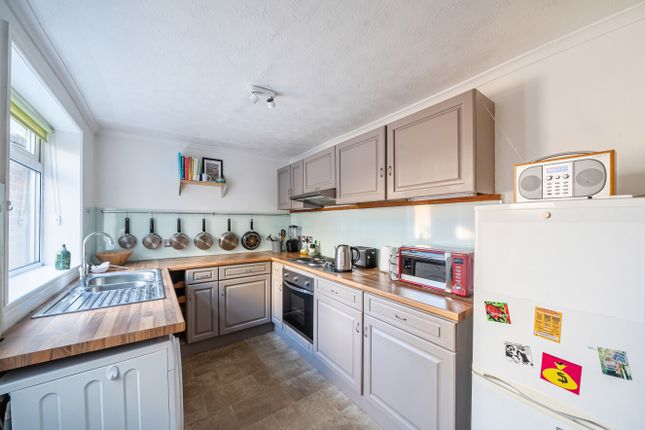 10, Hewitts Road, Southampton photo 3