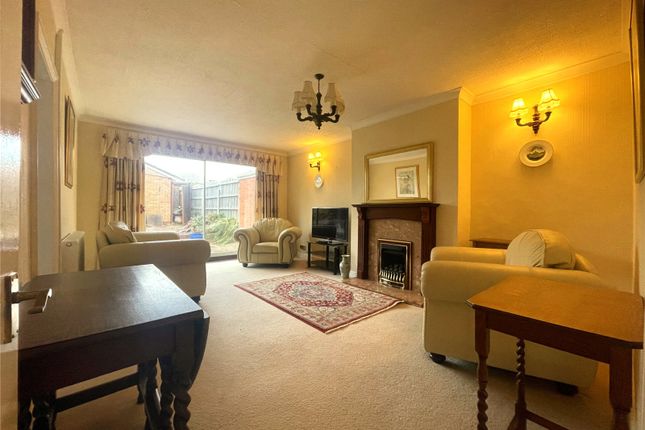 10, Cornwall Avenue, Worcestershire photo 3