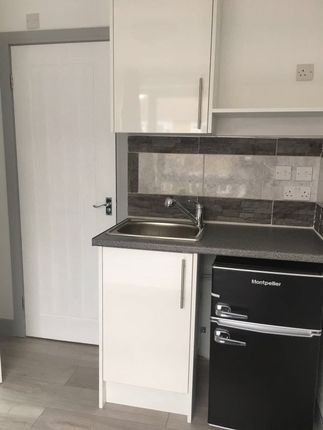 5, Old Farm Road, West Drayton photo 5