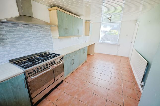 30, Beechfield, Newton Aycliffe photo 4