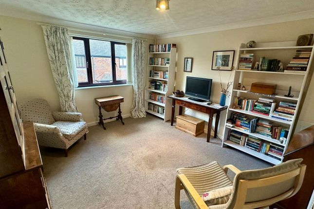 15, Beechwood Court, Hereford photo 5