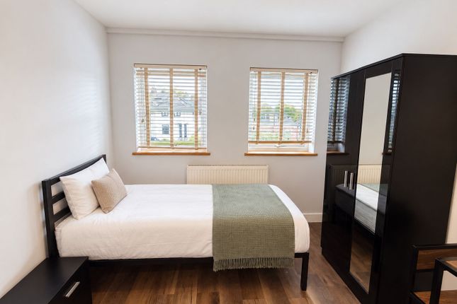 59A Kingston Road, Leatherhead photo 3