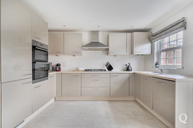 2, Beacon Avenue, West Malling photo 2