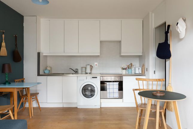 Flat 357, Ben Jonson House, Barbican, London photo 4