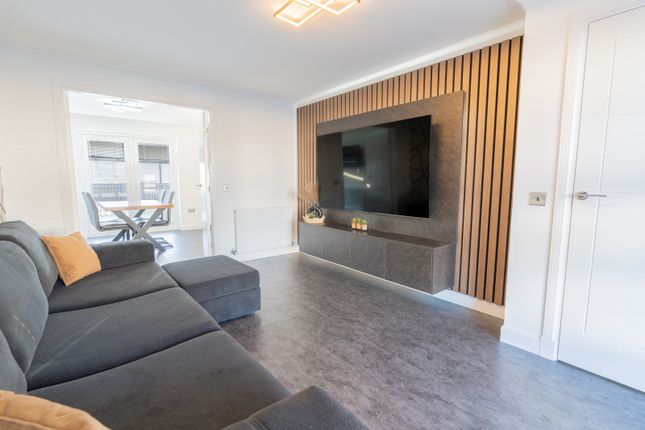 48 Curran Place, Bellshill photo 4