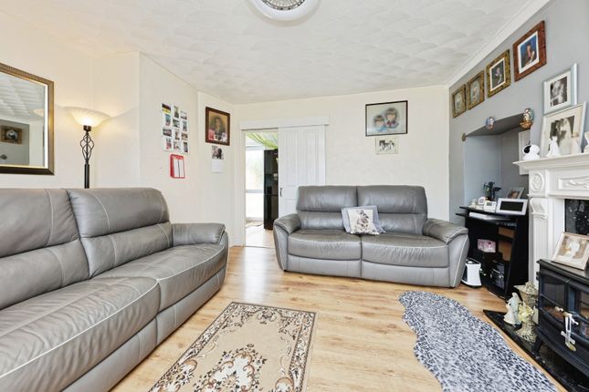 13, Sheldon Close, Kent photo 2