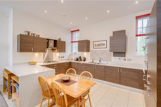 7 Aysgarth Court, 3, Clifford Drive, Ilkley photo 2
