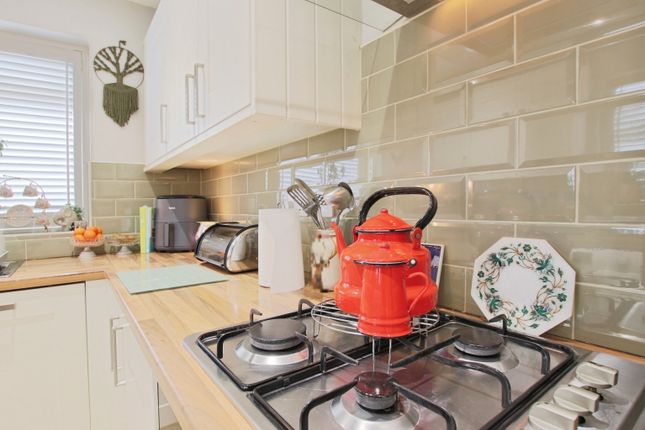9, Ash Drive, Hull photo 4