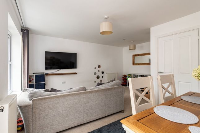 20, Tram Way, Rochester photo 4