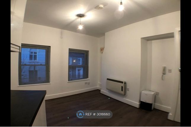 Flat E, Devonshire Road, London photo 5