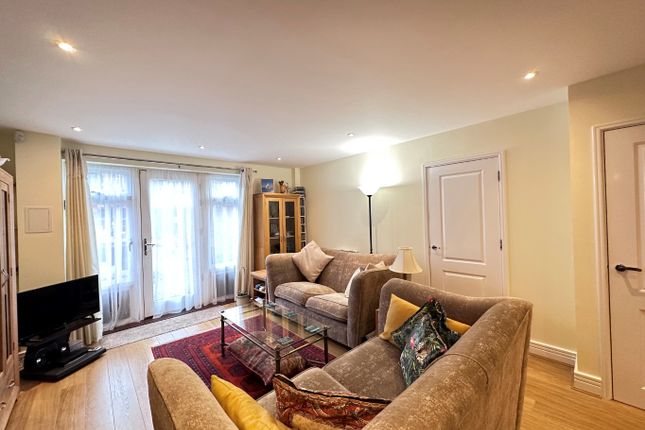 Flat for sale in Tannery Square, Canterbury, Kent