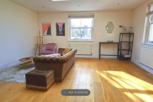 Flat to rent in Coningham Road, London