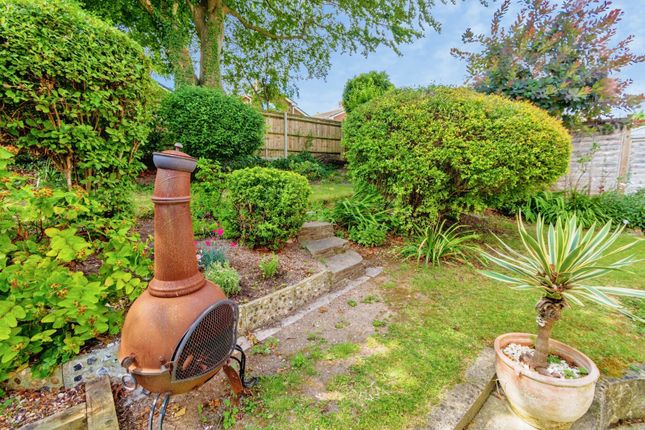 7, Lyndhurst Close, Hampshire photo 4