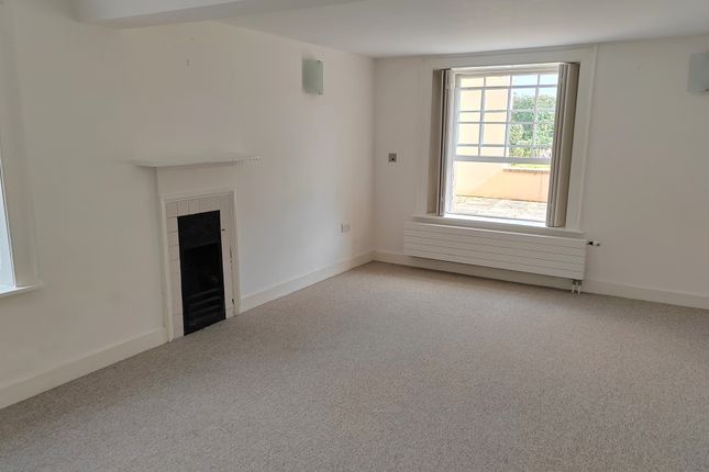 Flat 1, Portland Lodge, Clappentail Lane, Lyme Regis, Dorset photo 4