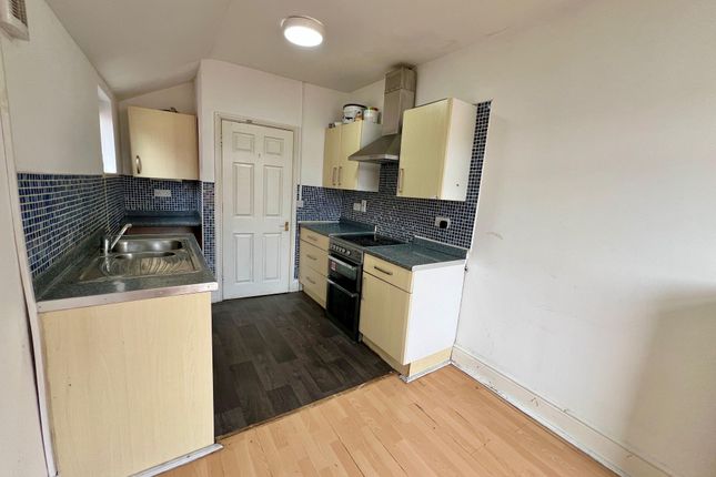 First Floor Flat, 44, Towcester Road, NORTHAMPTON photo 2