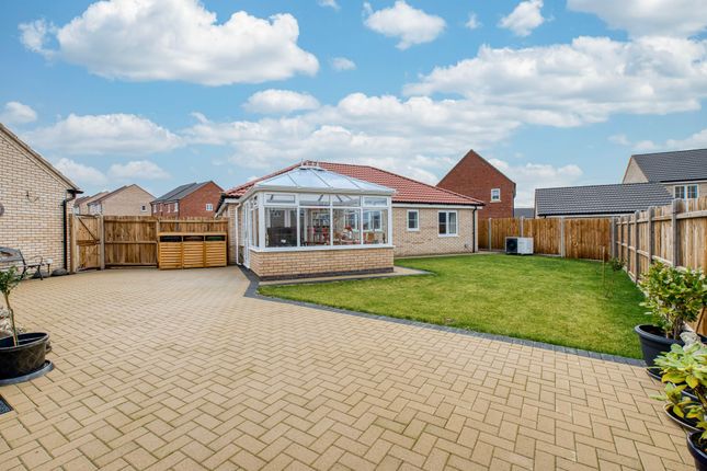 23 Kestrel Road, Great Yarmouth photo 2