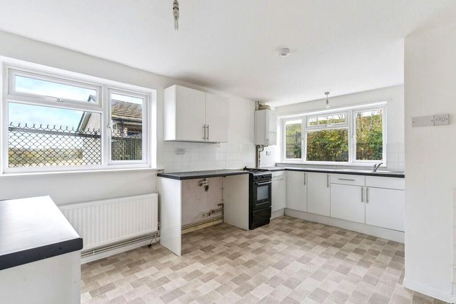2 Reservoir Cottages, Love Lane, Abbots Langley photo 4