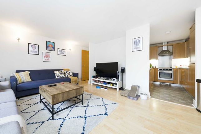 Flat 52, Albany Court, 18, Plumbers Row, London photo 3