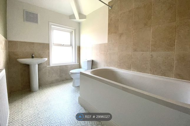 Gordon Avenue, Thornton-Cleveleys photo 3
