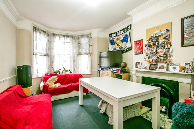 Flat for sale in Yelverton Road, Bournemouth