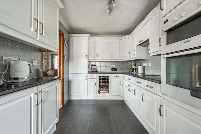 41, Cairns Avenue, Woodford Green photo 4