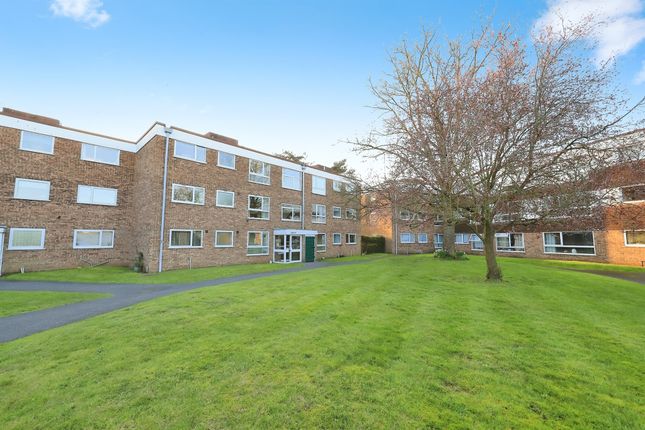 Flat for sale in Balmoral Court, Kidderminster