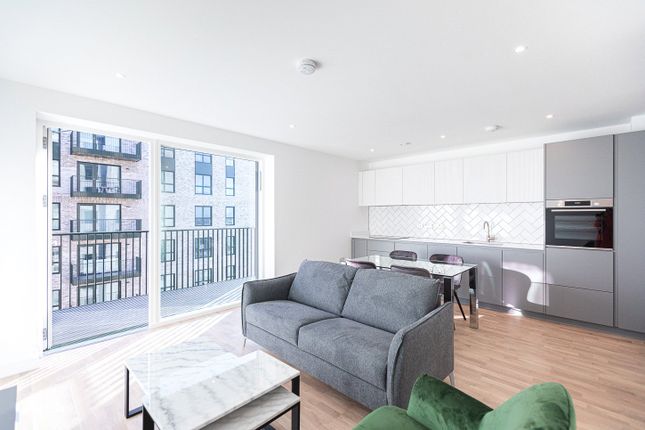 1-bed flat on 43, £380,000
