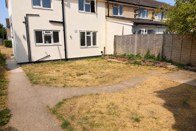 102, Aylesbury photo 4