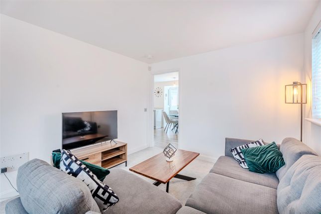 2, Clover Crescent, Glasgow photo 4