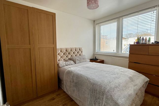 Portland House,Flat 3, High Street, Sheerness photo 5